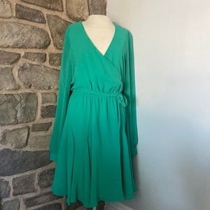 Gorgeous dress! Bebe! Spring!